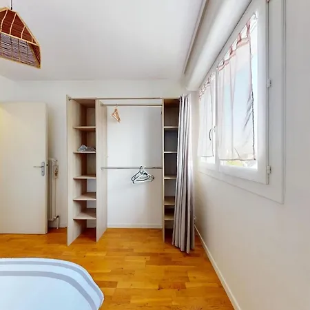 2br Flat With Balcony 5 Mn To Hippodrome De Apartment
