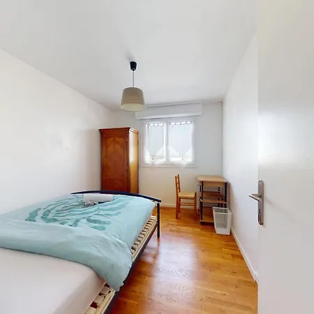 2br Flat With Balcony 5 Mn To Hippodrome De